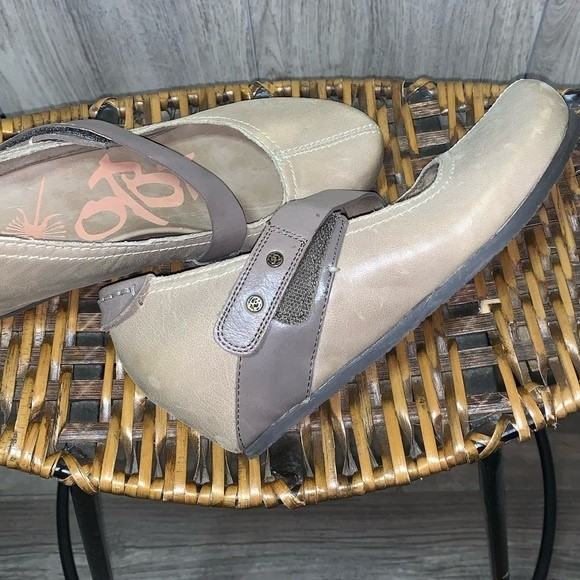 OTBT Salem Women's Mary Jane Wedge Leather Upper EVA Midsole Rubber Outsole 6M - Picture 6 of 8